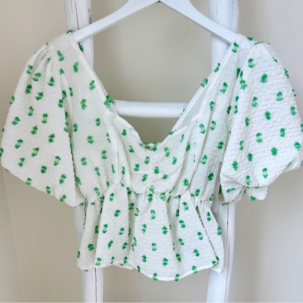 Lizard Thicket Lyn Burches White w Green Accents Peplum Puff Sleeve Top